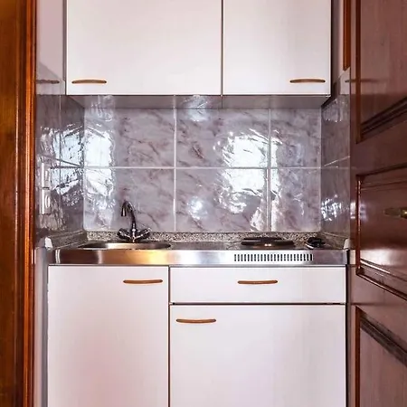 Апартаменты Studio In Pakostane/biograd Riviera 8056 Пакоштане